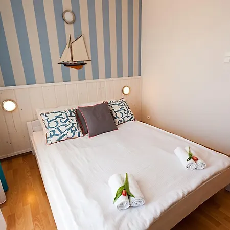 Sloneczny * אוסטקה